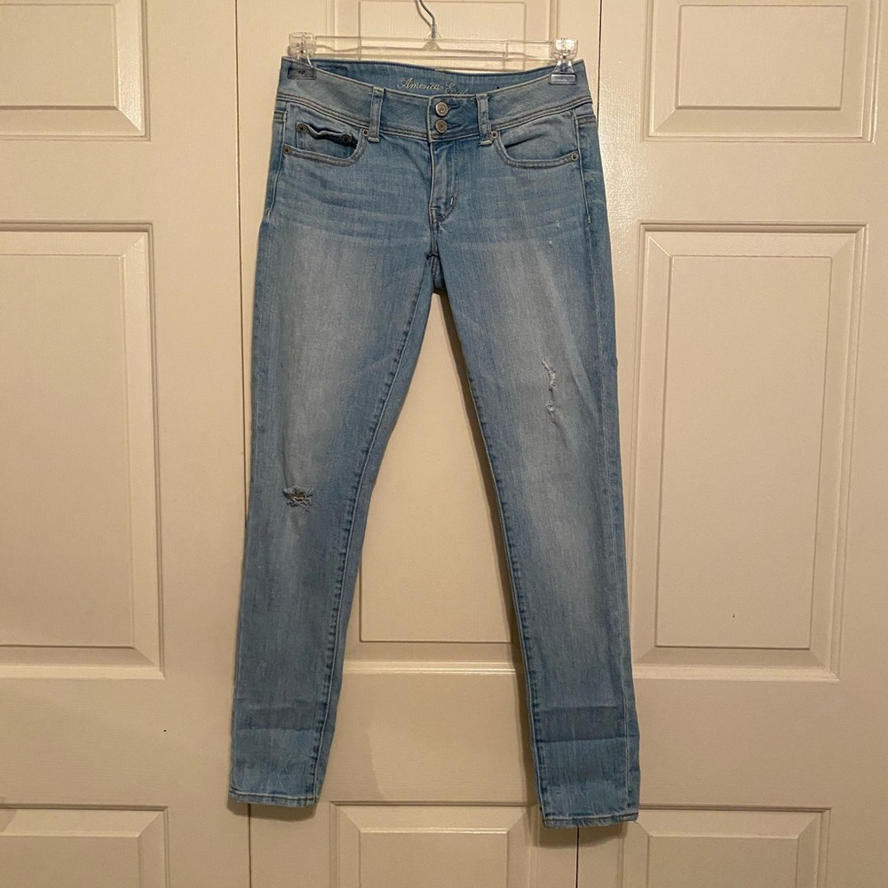 Low rise American Eagle Light wash jeans